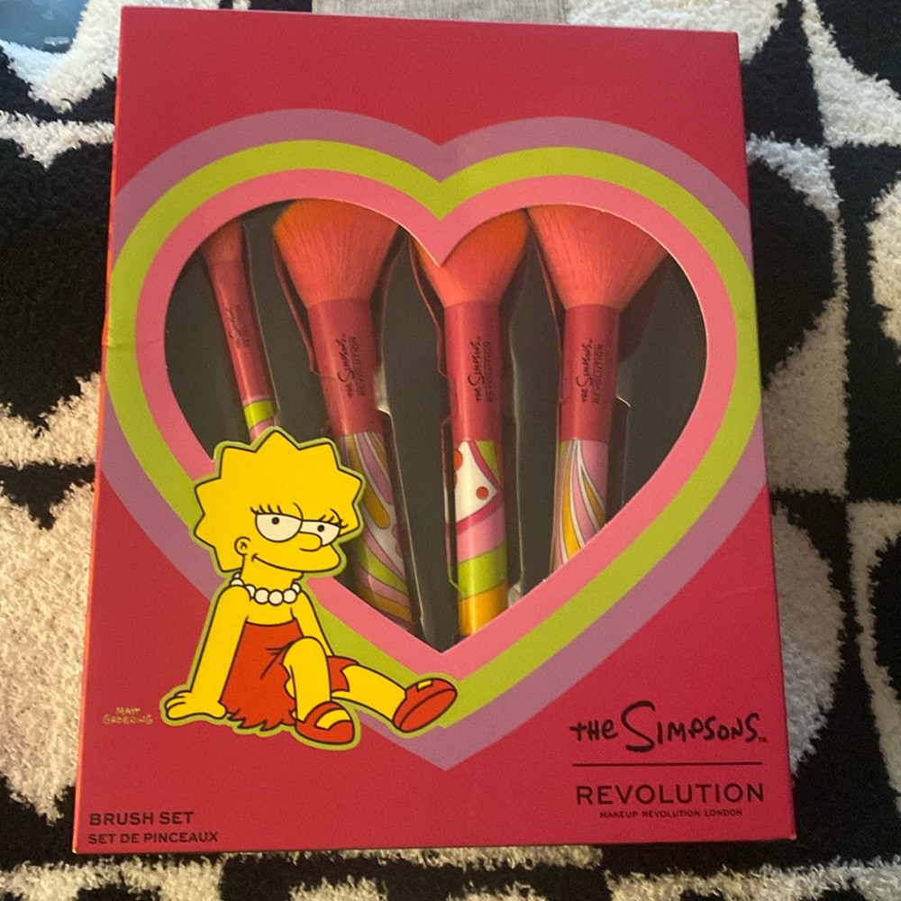 NIP The Simpsons Summer of Love Brush Set.
